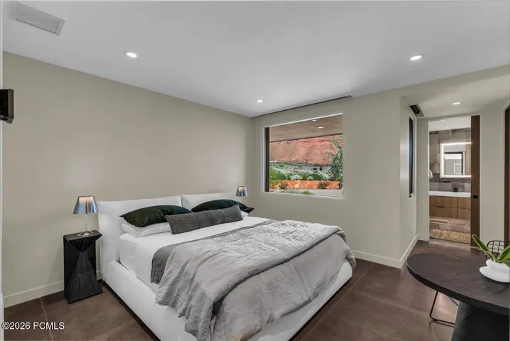 Guest Suite with private bathroom