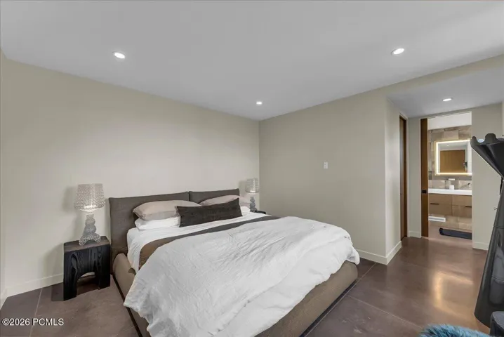 Guest Suite with private bathroom