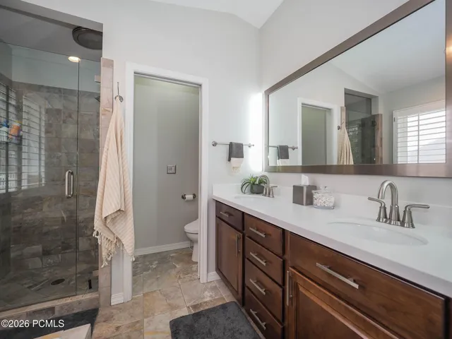 Primary Luxurious Bathroom