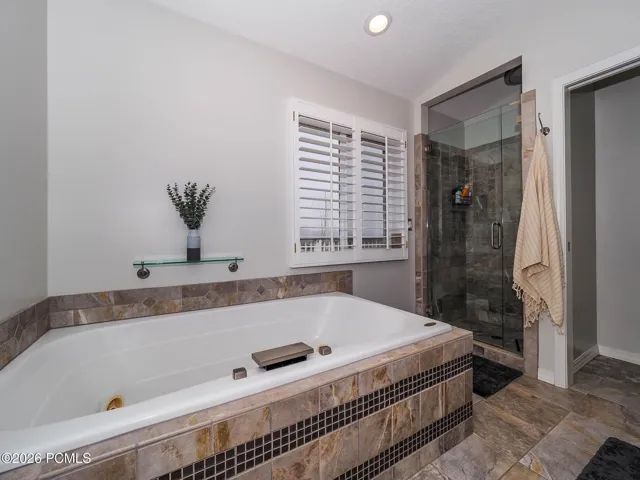 Primary Luxurious Bathroom