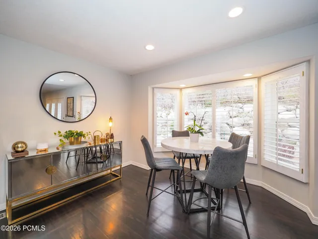 Spacious Semi-Formal Dining