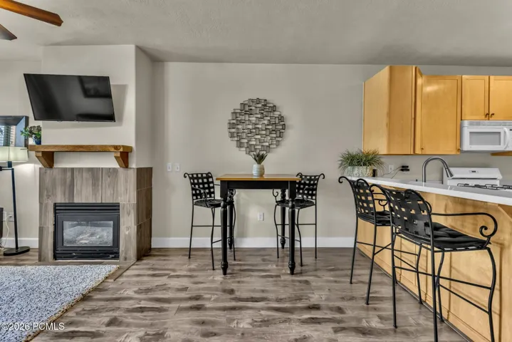 Open floor plan, nice for visits with family and friends.