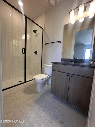 Secondary bath en-suite