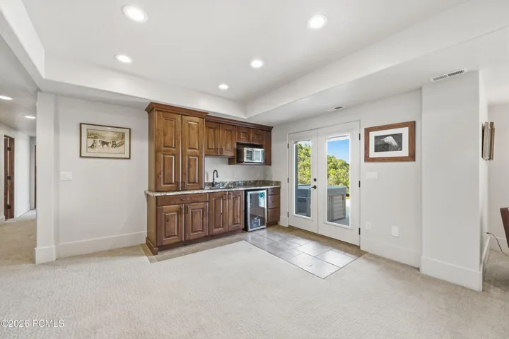 2nd kitchen/ wet bar