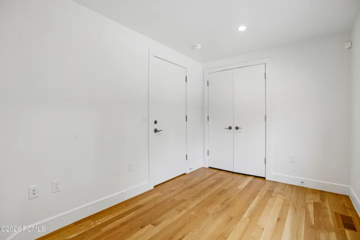 Main lvl Bedroom