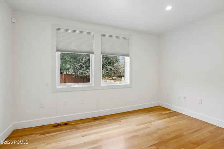 Main lvl Bedroom