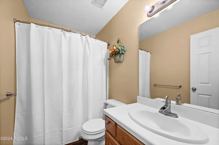 LEVEL 2 BATHROOM