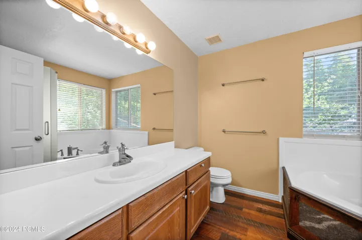 LEVEL 2 MASTER BATHROOM