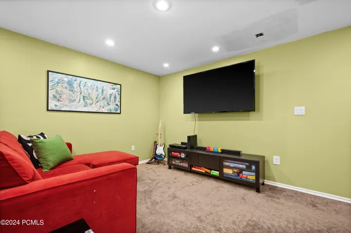 BASEMENT BEDROOM