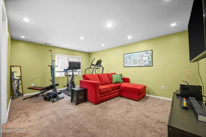 BASEMENT BEDROOM
