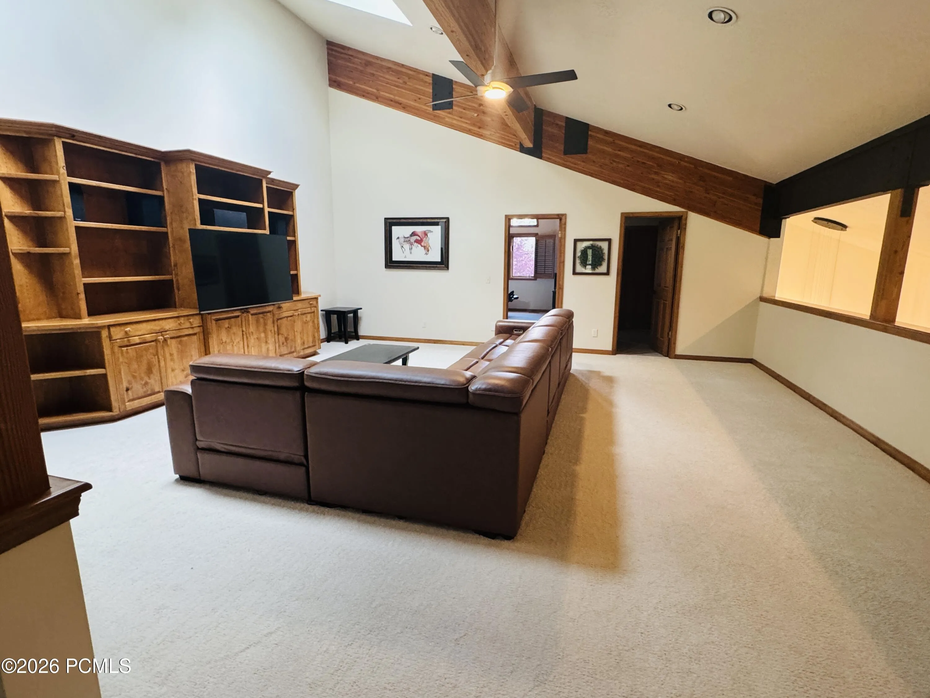 spacious loft, many possibilities