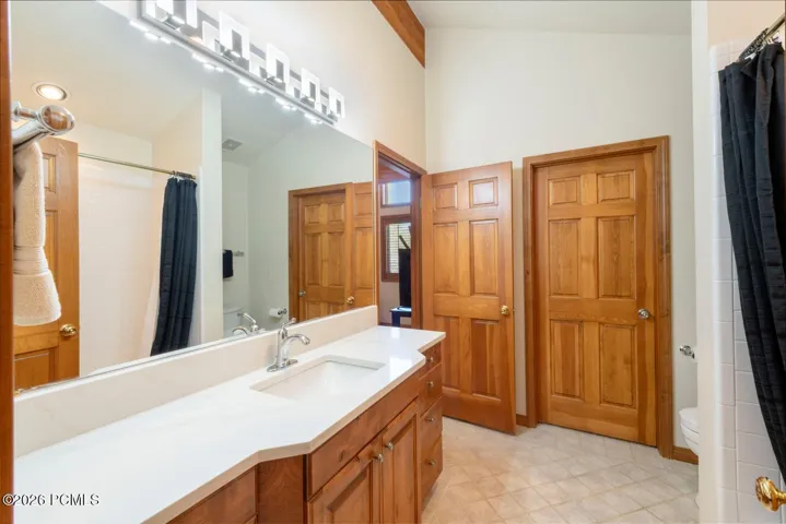upstairs 3rd ensuite