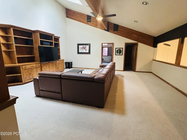 spacious loft, many possibilities