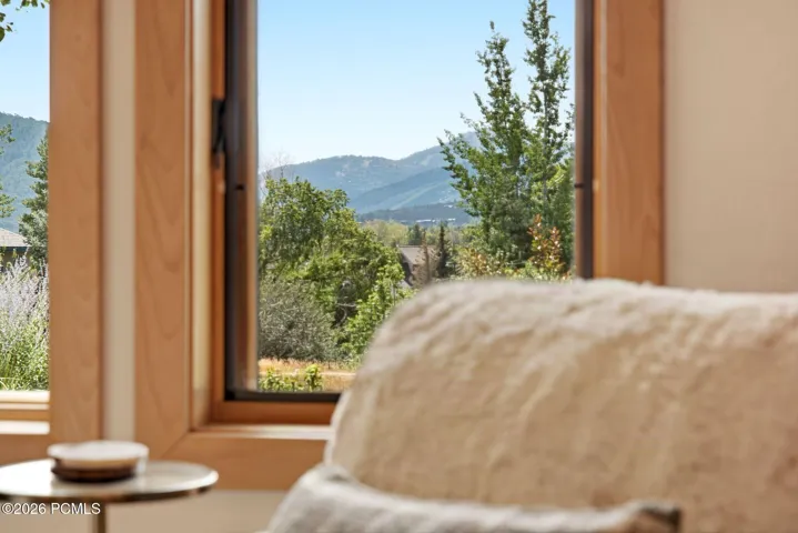 The large picture window in your living room allows you to look out over Park City, Canyons, and Deer Valley Ski Resorts. Arguably the best view in the neighborhood and rivals the best views in Park City.