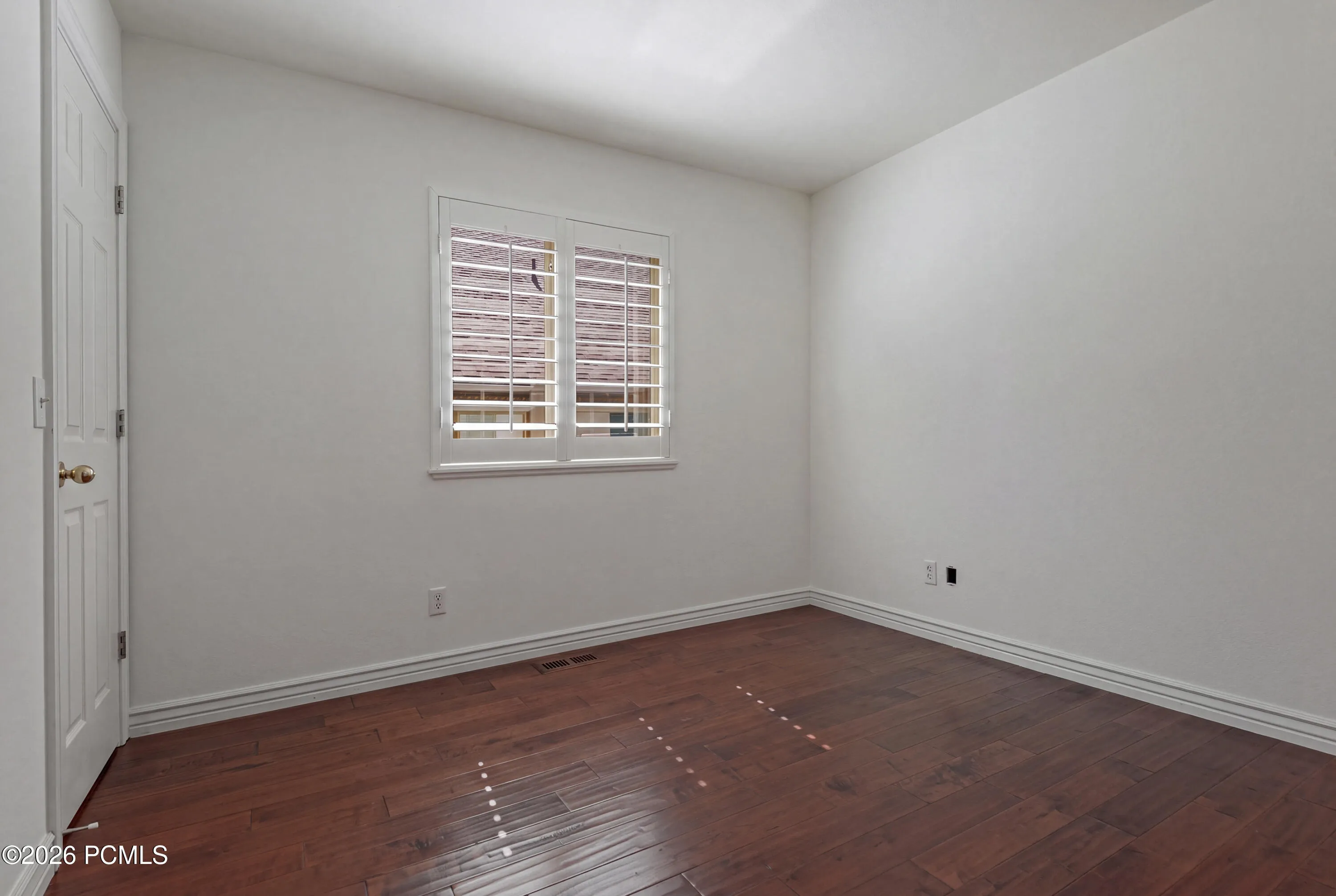 Main Level Bedroom/Office