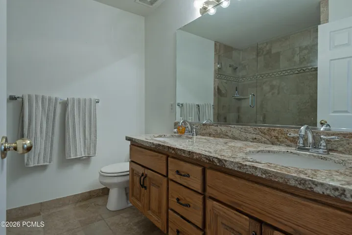 2nd Floor Full Bath