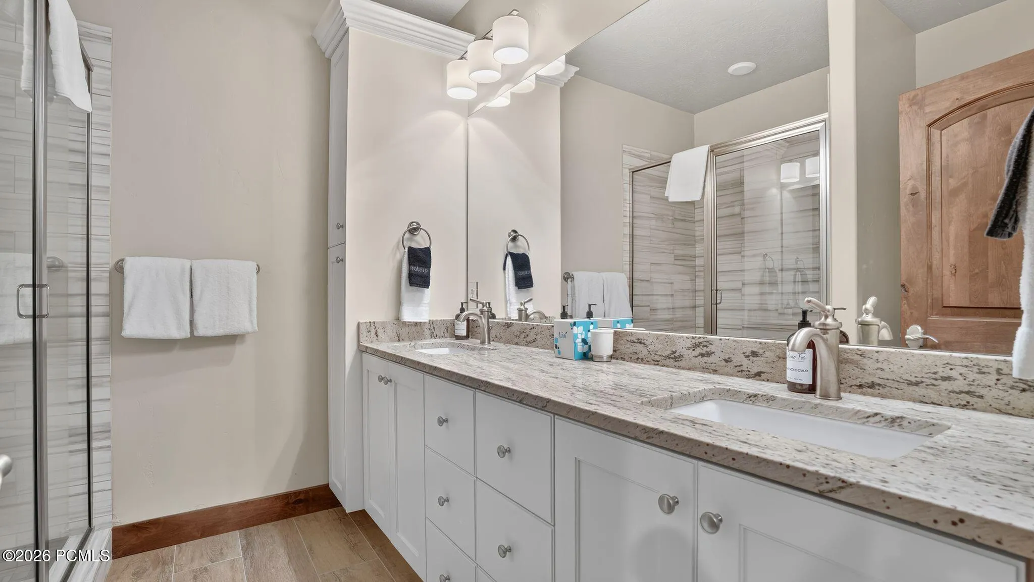 Primary bath with double vanity and tile finishes - Deer Park 102, Jordanelle, Heber City UT