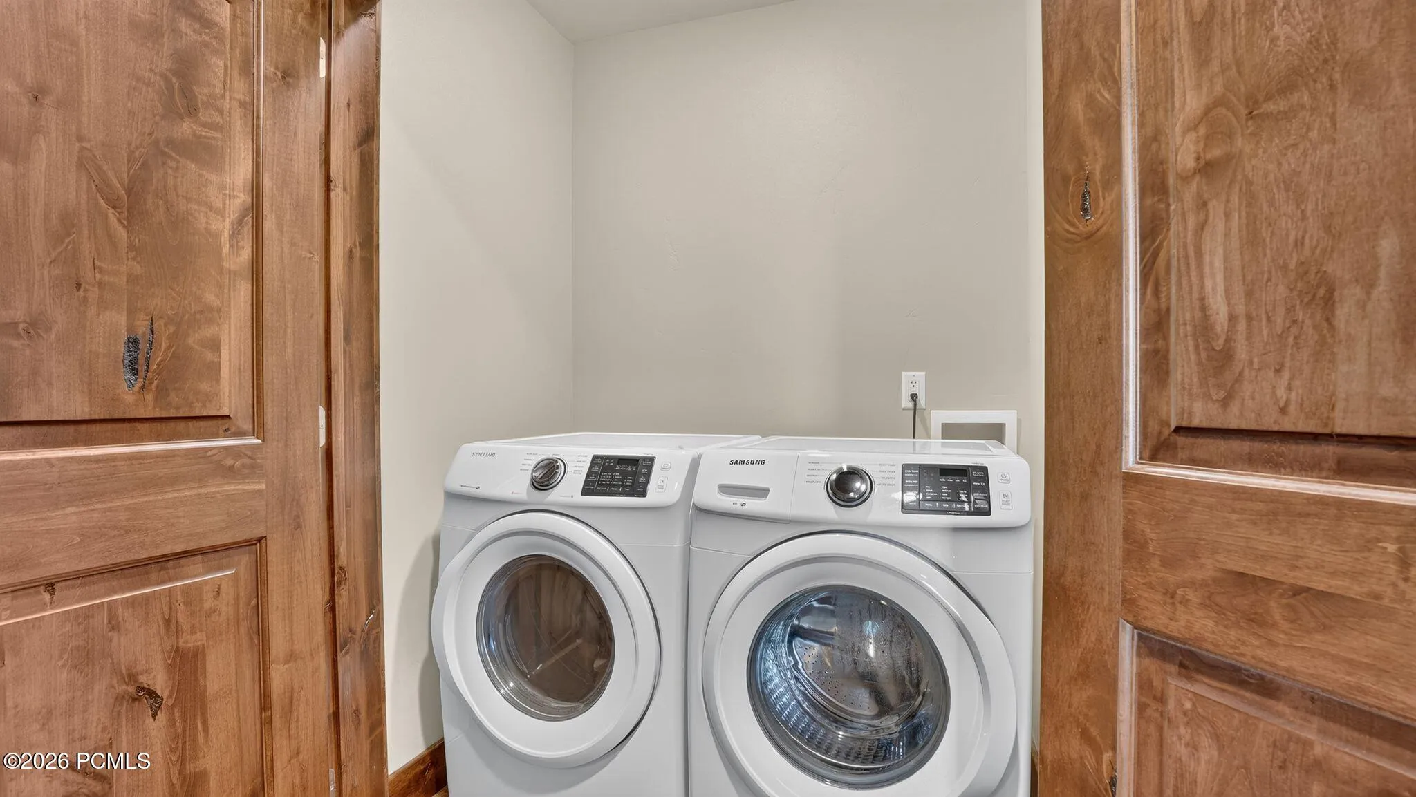Laundry with full size washer and dryer - Deer Park 102, Jordanelle, Heber City UT