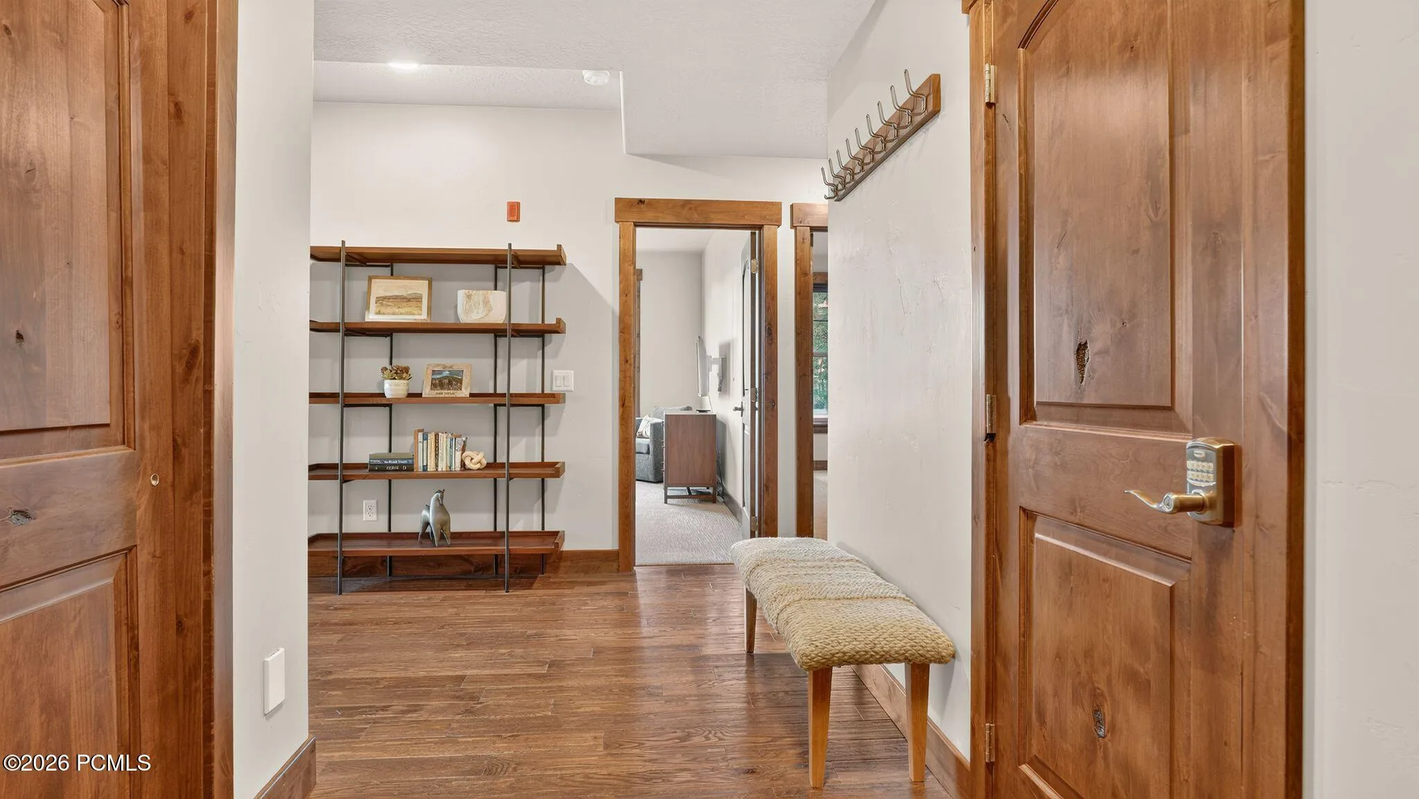 Hallway with built-in shelving - Deer Park 102, Jordanelle, Heber City UT