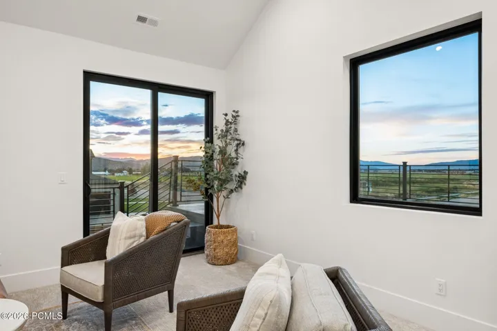 Family room loft access to upper level veranda