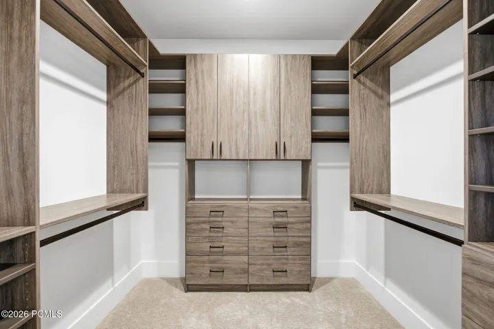 Main level owner suite closet