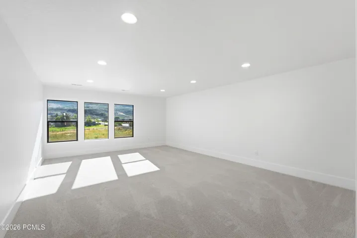 Upper level bonus room