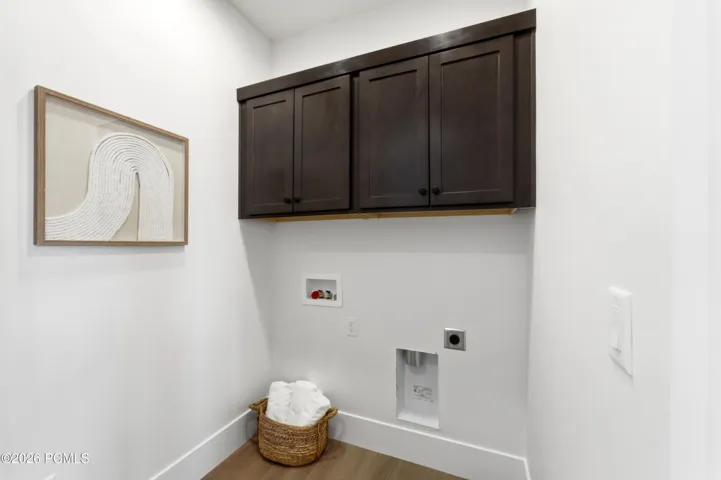 Laundry room off kitchen