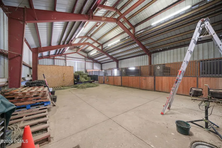 5 Stall Barn