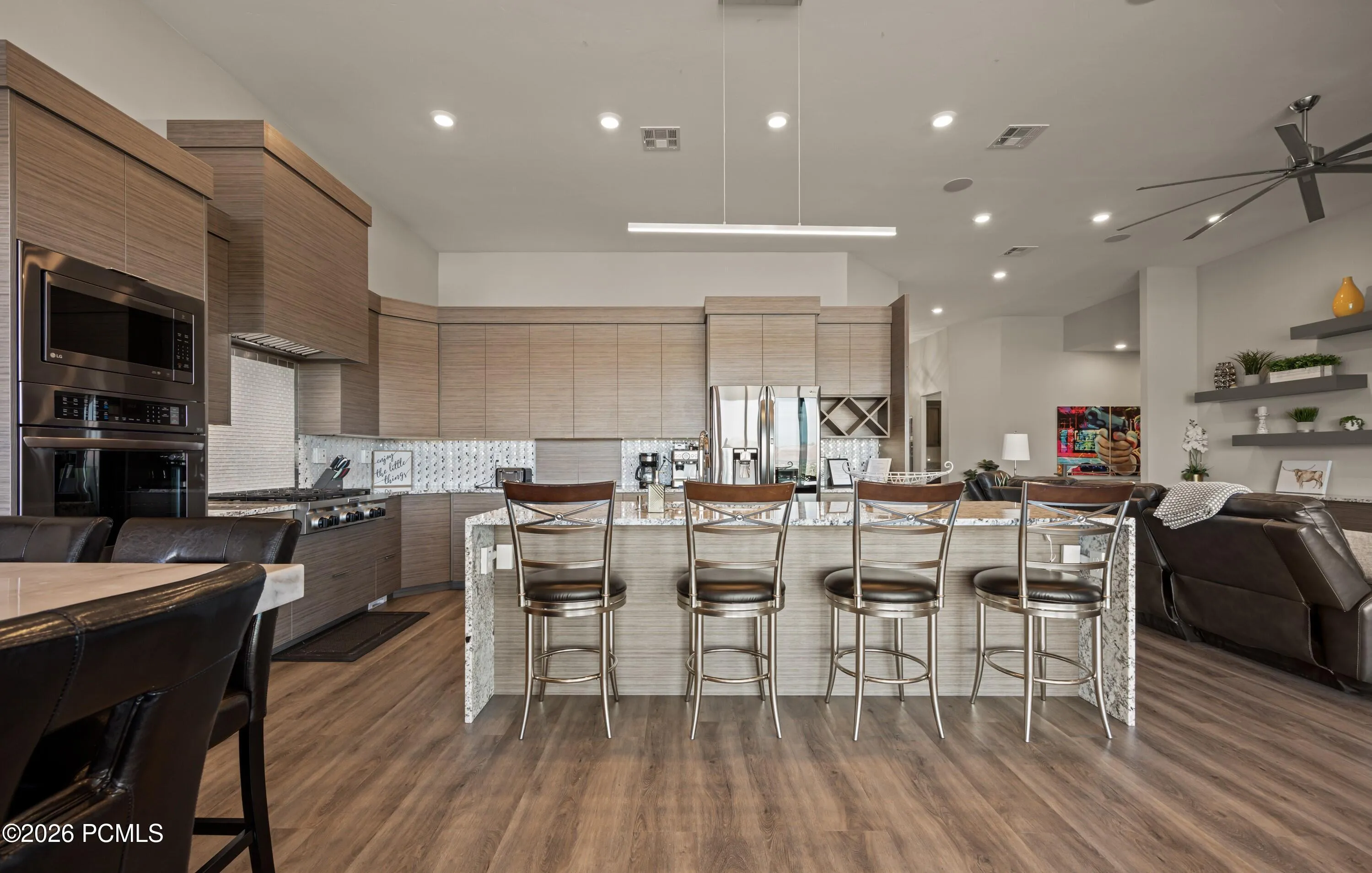 MAIN KITCHEN