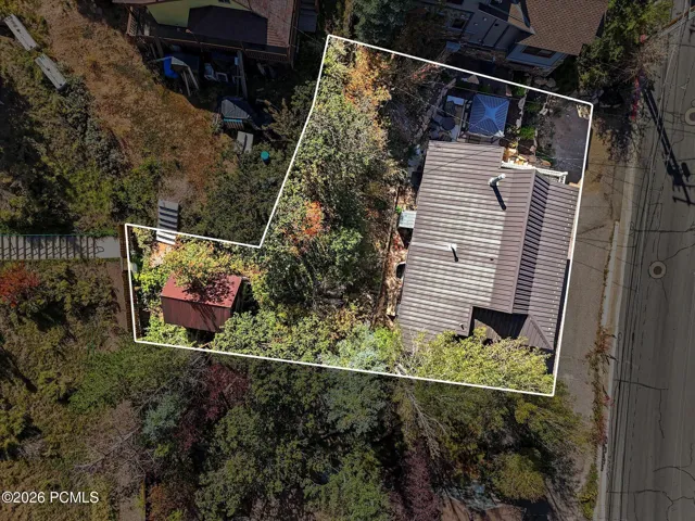 Property lines are approximate and should be confirmed by buyer.