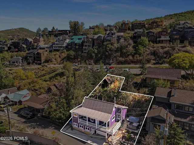 Property lines are approximate and should be confirmed by buyer.
