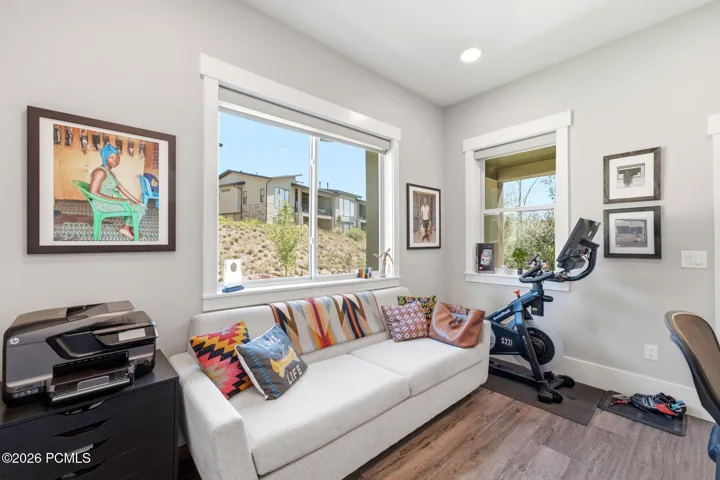 Bedroom/Office