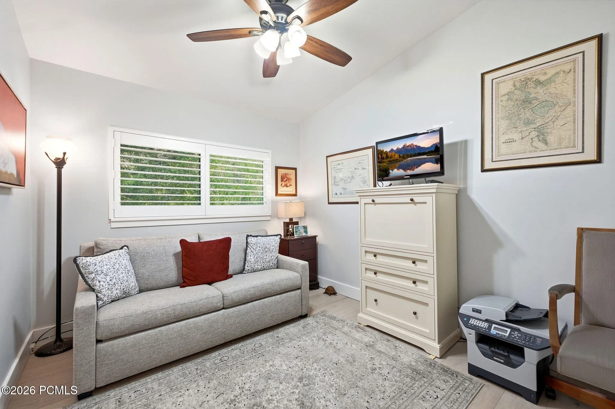 Bedroom / Office