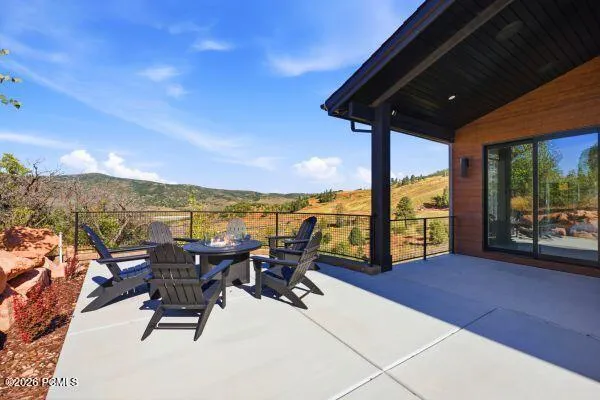 The photos are renderings only - these photos are for a similar unit in Discovery Ridge. Not this actual model.
