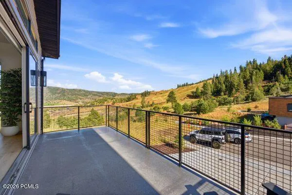 The photos are renderings only - these photos are for a similar unit in Discovery Ridge. Not this actual model.