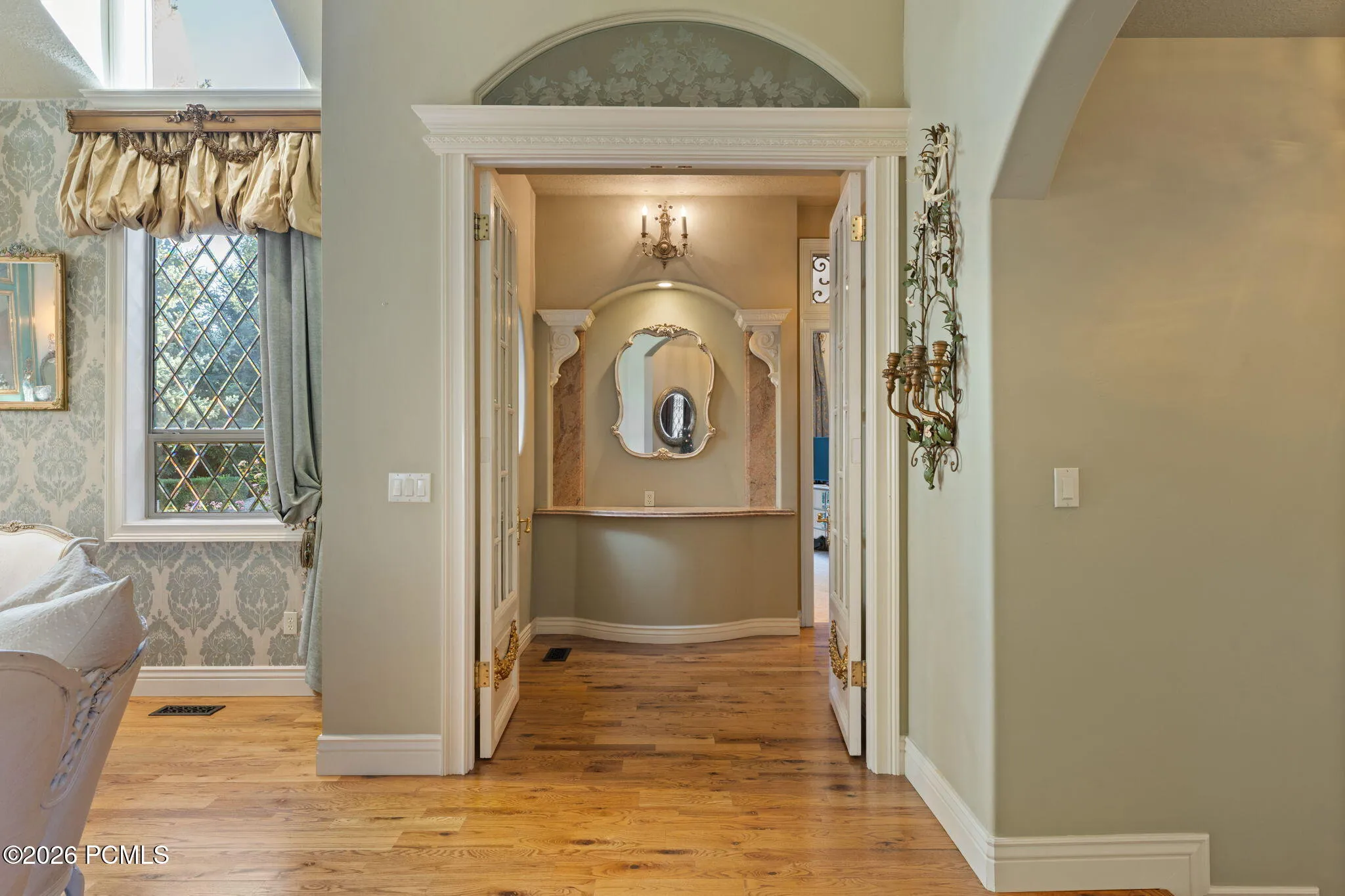 Entrance to primary suite
