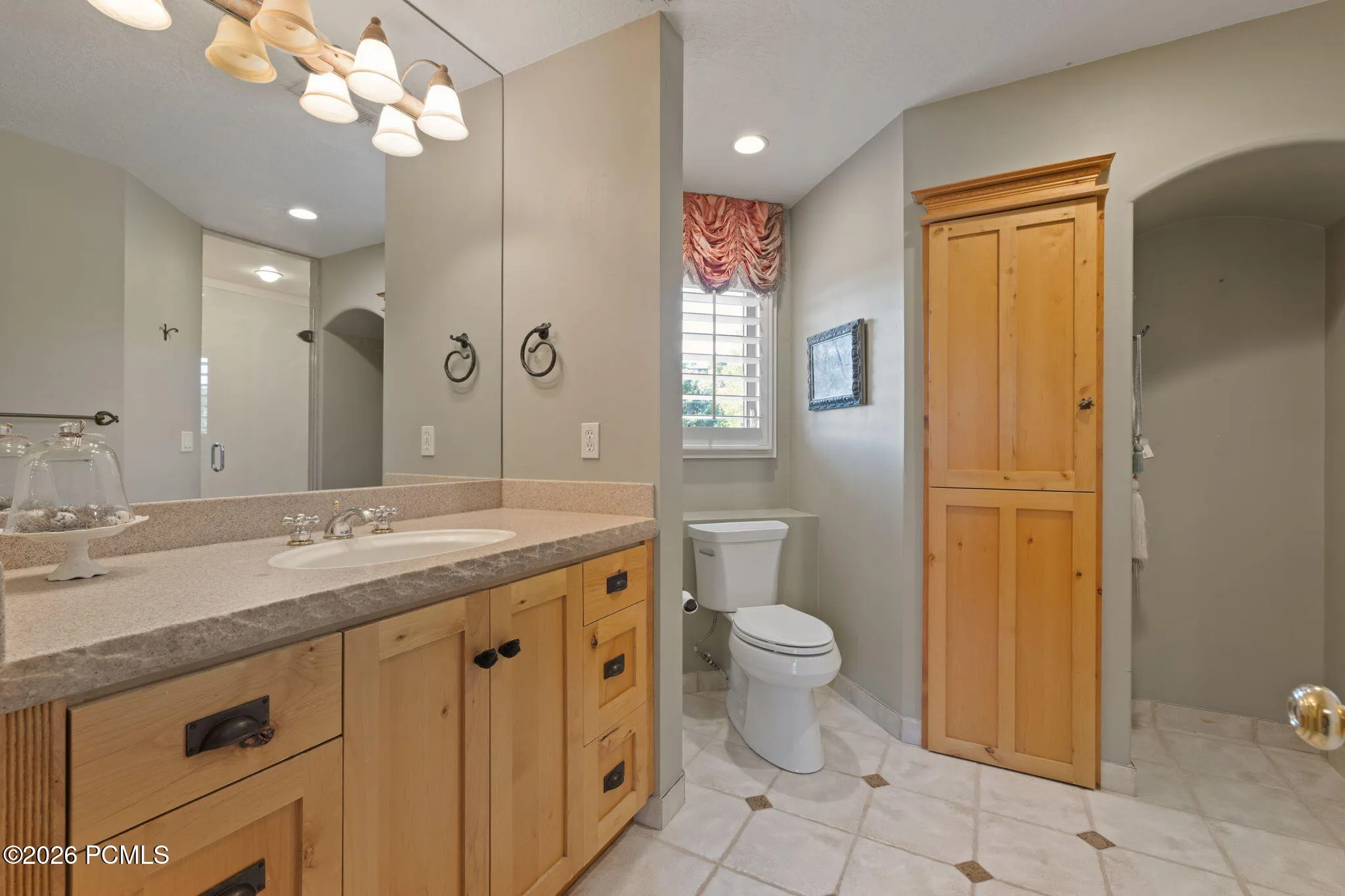 Ensuite bathroom for bedroom #3