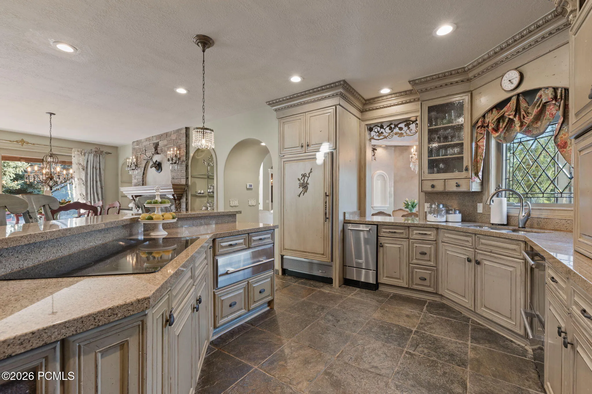 Kitchen w/ custom cabinetry