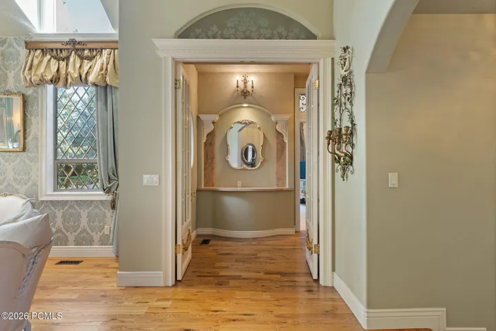 Entrance to primary suite