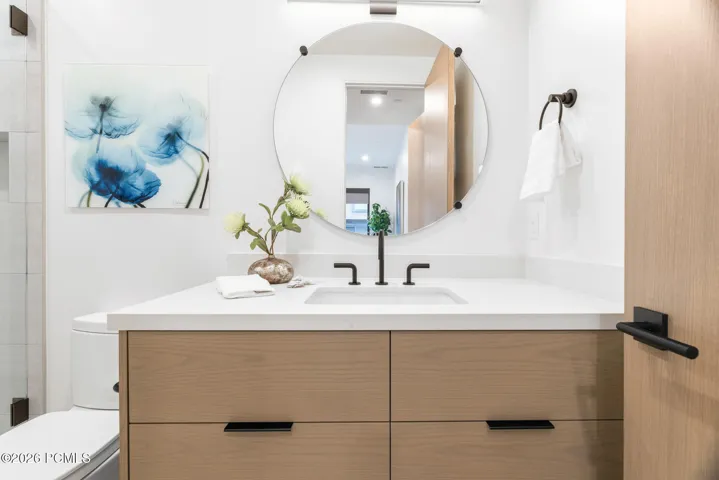 Upstairs Suite Bath