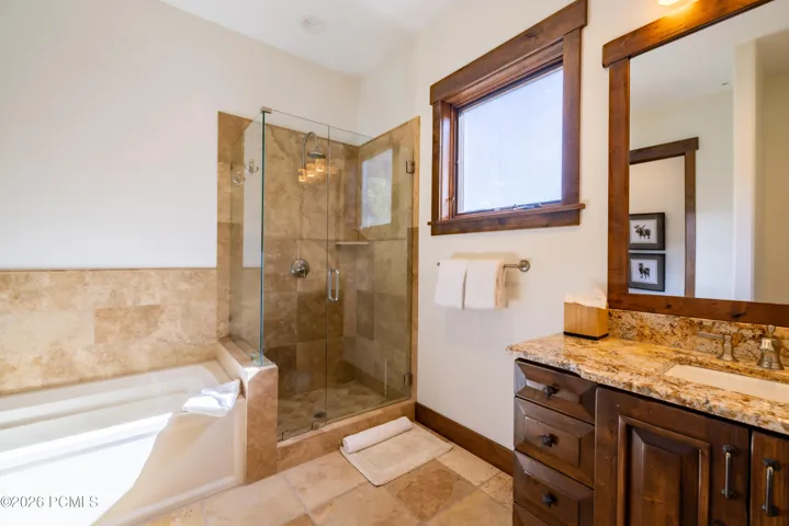 Upstairs Suite 1 Bathroom