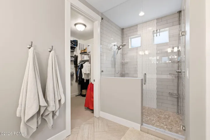 Primary shower