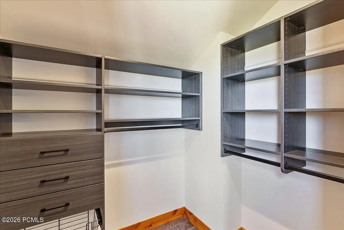 Walk in closet