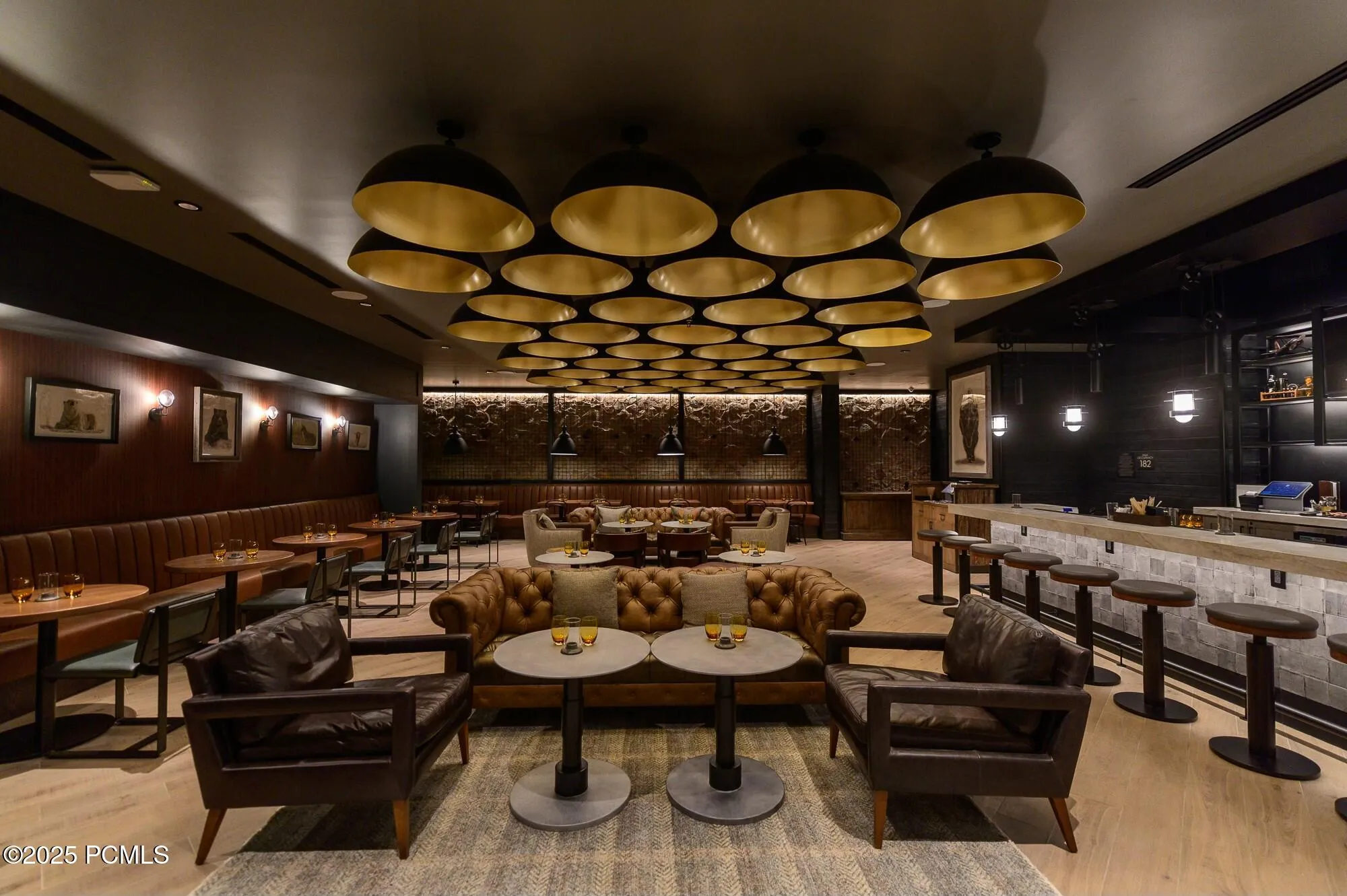 Hidden Ace Bar w/live entertainment