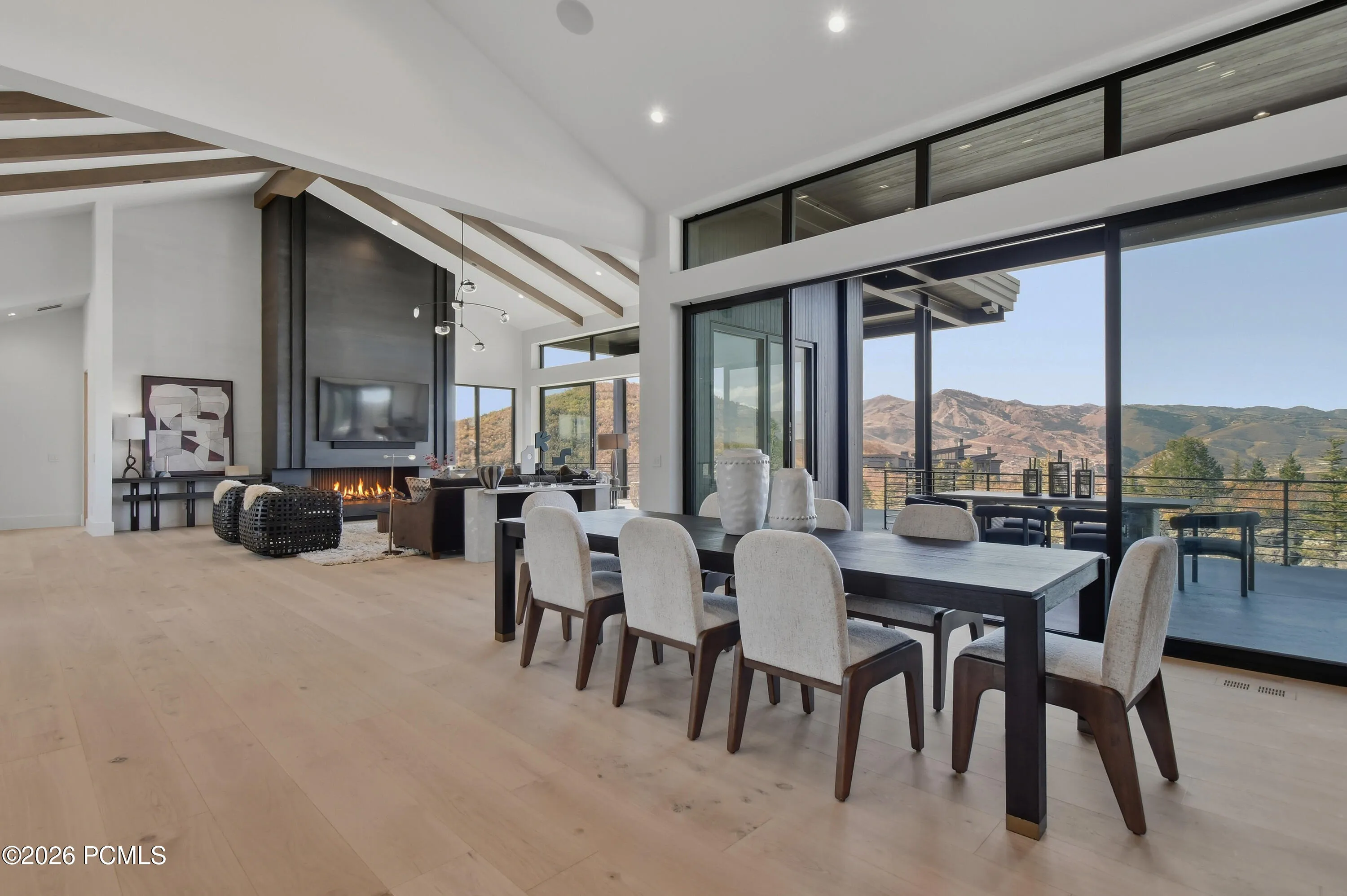 A refined expression of versatility, the dining space transitions seamlessly from intimate evenings to elegantly orchestrated formal affairs, where understated opulence & effortless sophistication set the tone for every occasion.