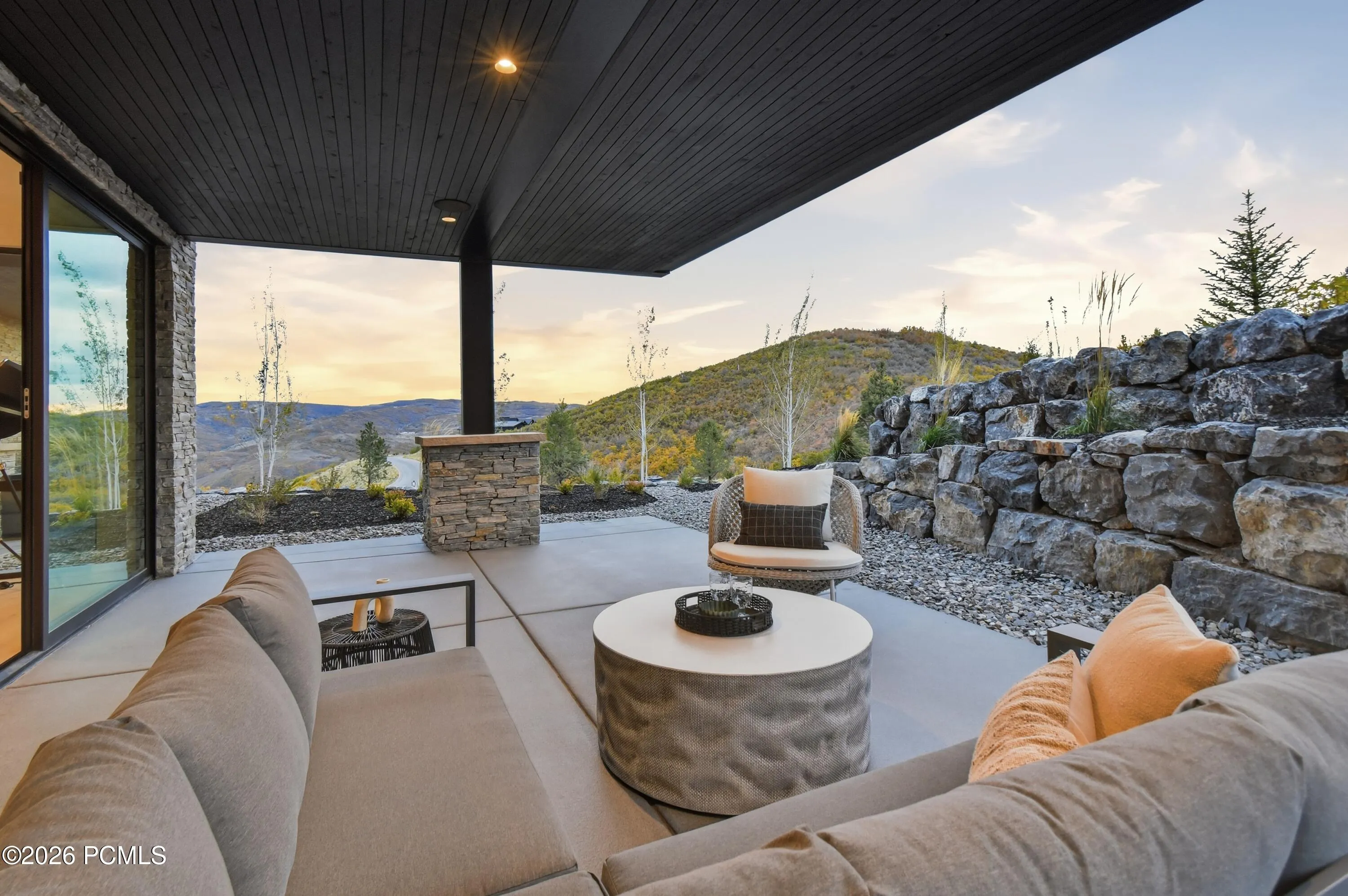 An elegant extension of the home’s social experience, this distinguished outdoor retreat invites lingering conversations, evening cocktails & gracious gatherings throughout the changing seasons. From snow-dusted winter evenings to the golden warmth of summer, every season becomes an occasion to savor the art of mountain living.