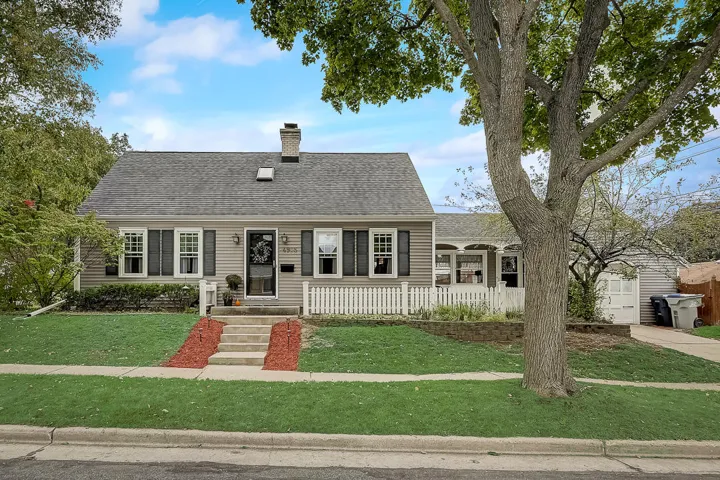 4905 W Montrose Ave, Milwaukee, WI 53219