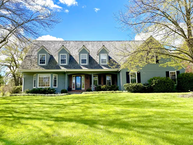 Gorgeous Cape Cod in Gebhardt Farms
