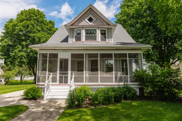 433 E Washington St, Lake Mills, WI 53551