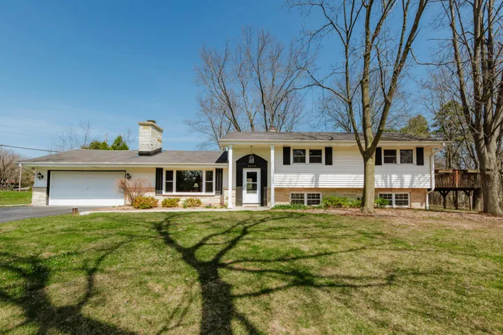 2950 Monterey Blvd, Brookfield, WI 53005
